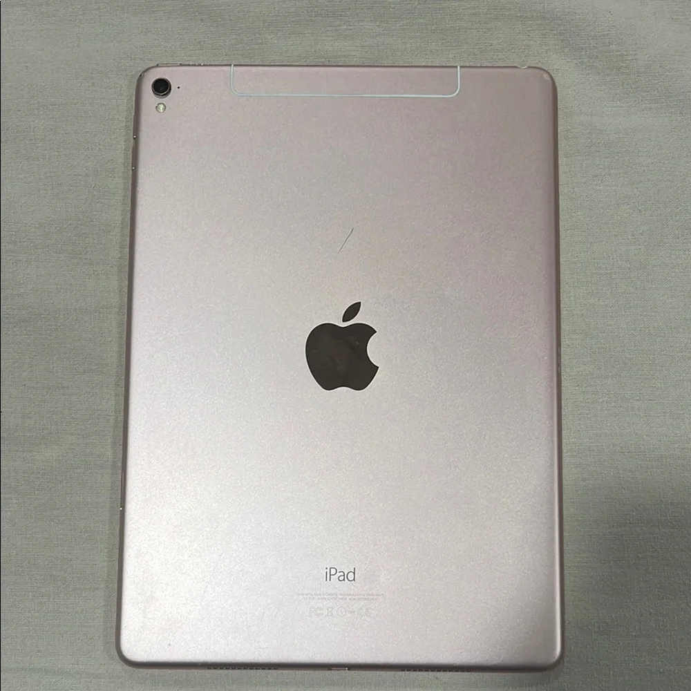 Apple iPad - Silver